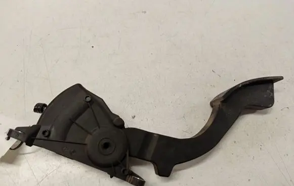 Mazda 3 I Accelerator throttle pedal 4M519F836AG 6PV00864101