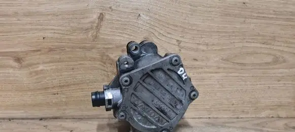 Volvo V70 Vacuum pump 31316688