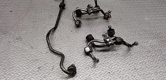 BMW 1 E81 E87 Fuel injector supply line/pipe