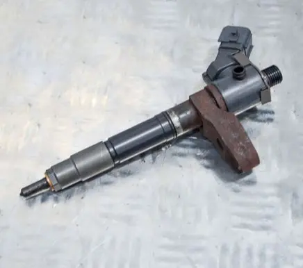 Volvo S60 Fuel injector 237001002R14276