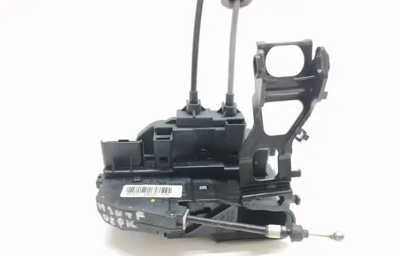 Hyundai Santa Fe Front door lock 813102B020