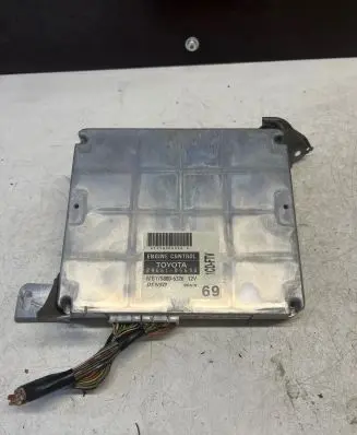 Toyota Avensis T250 Engine control unit/module 8966105690 1758006326 MB1758006326