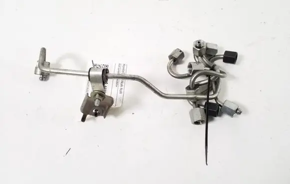 Honda CR-V Fuel injector supply line/pipe 