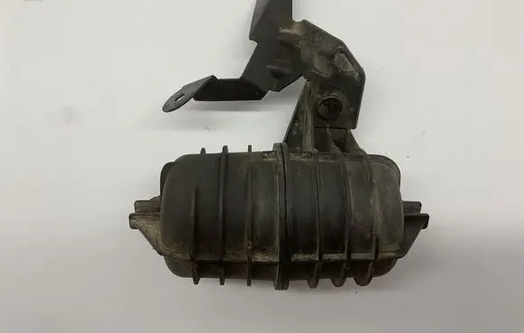BMW 3 E46 Vacuum air tank 11652247620