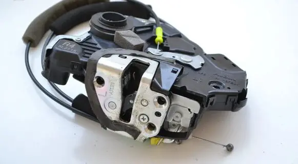 Porsche Panamera (970) Coupe door lock (next to the handle) 5L2115