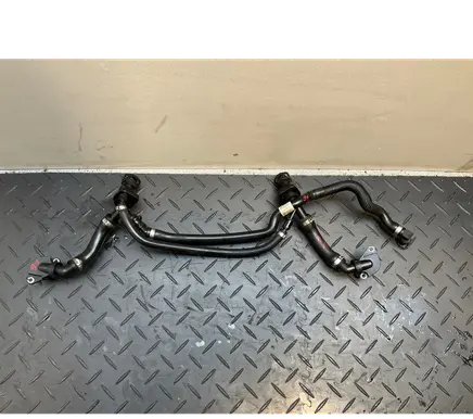 BMW 5 F10 F11 Engine coolant pipe/hose 8647299