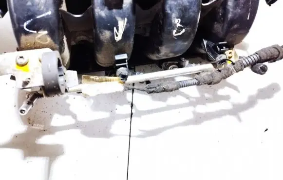 Opel Insignia A Fuel main line pipe