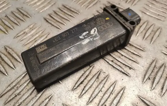 Audi A8 S8 D3 4E Tire pressure sensor 4E0907277