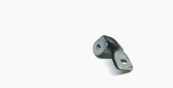 Fender mounting bracket