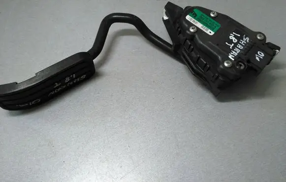 Volkswagen Sharan Accelerator throttle pedal 7M3721603A YM219F836CB 6PV00802603