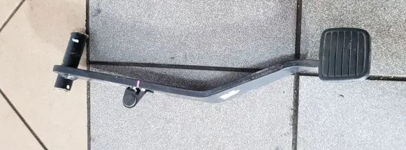 Isuzu D-Max Brake pedal