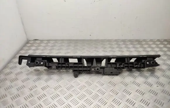 Rear bumper mounting bracket