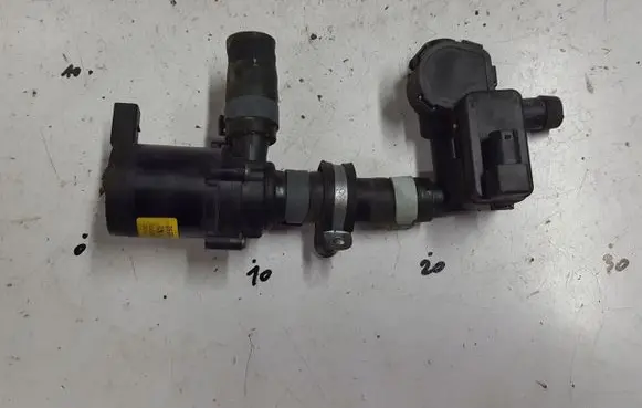 Volkswagen Touareg II Electric auxiliary coolant/water pump 7L0765561L