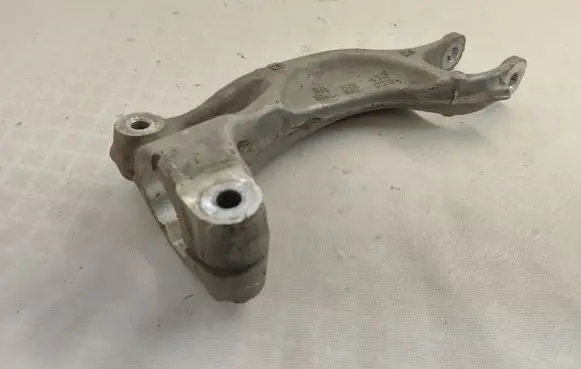 Audi Q5 SQ5 Lower shock absorber bracket 8W0413038