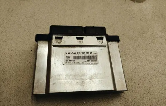 Volkswagen Golf VII Engine control unit/module 04C907309AE 0261S10530