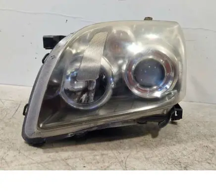 Toyota Avensis T250 Headlight/headlamp 