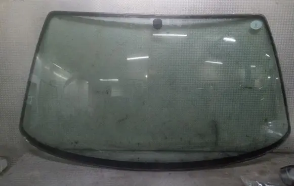 Volkswagen PASSAT B3 Front windscreen/windshield window 