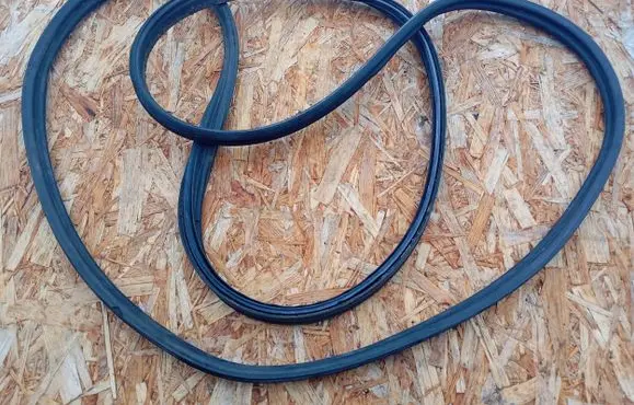 Subaru Outback Loading door rubber seal (on body) 
