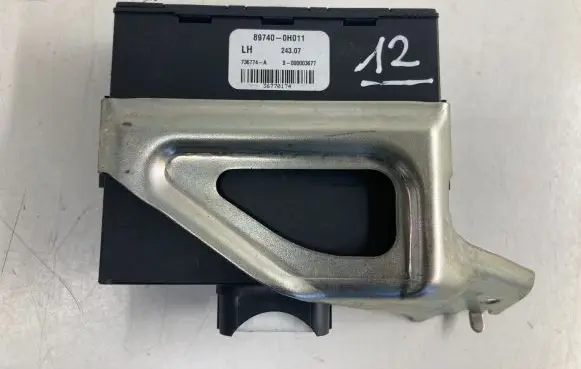 Peugeot 107 Door central lock control unit/module 897400H011 736774A