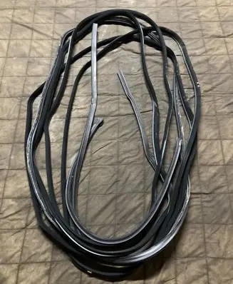 Mercedes-Benz R W251 Front door rubber seal