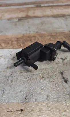 Volvo XC90 Turbo solenoid valve 30670448 03T296