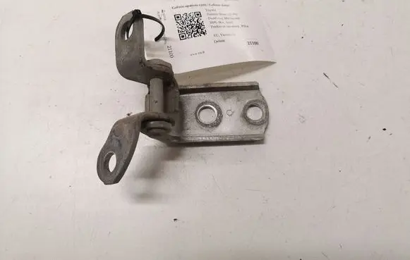 Toyota Avensis Verso Rear door lower hinge