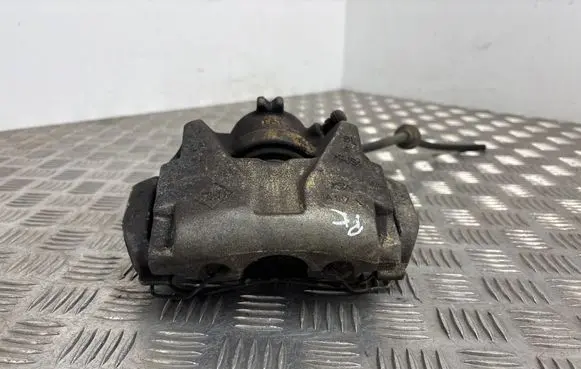 Nissan Juke II F16 Front brake caliper 