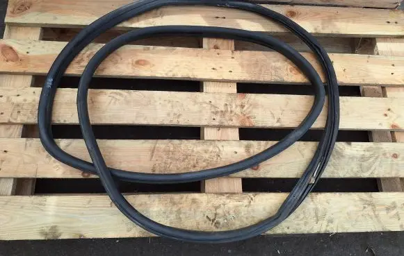 Seat Alhambra (Mk1) Rubber seal rear door 