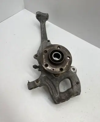 Front wheel hub spindle knuckle