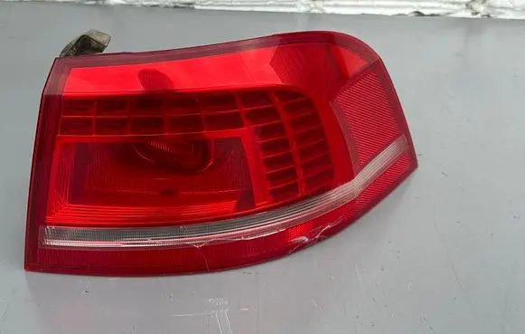 Volkswagen PASSAT B7 Rear/tail lights