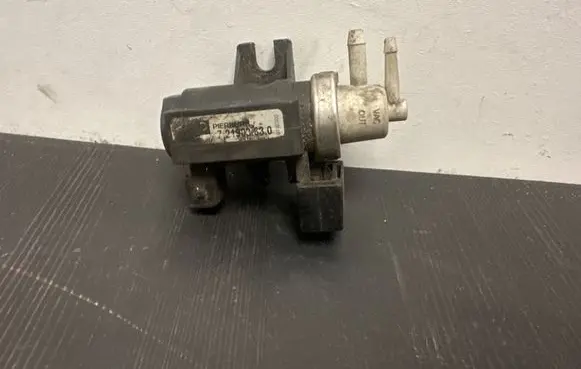 Volvo XC90 Valve vacuum 721903630
