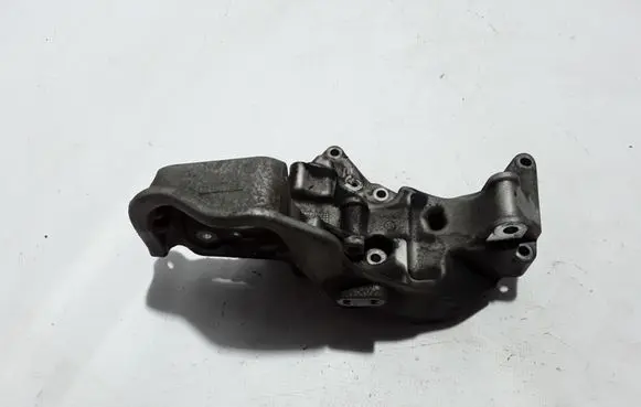 Volvo V40 Generator/alternator bracket 31401103
