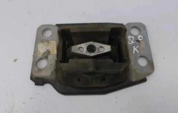 Ford Galaxy Engine mount bracket