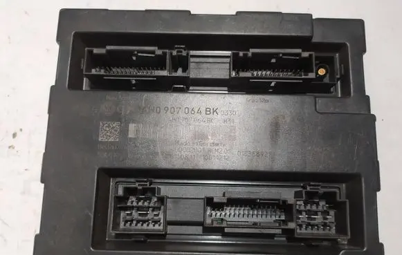 Volkswagen Touareg II Comfort/convenience module 4H0907064BK