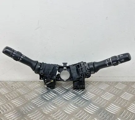 Toyota Auris 150 Wiper turn signal indicator stalk/switch 173832