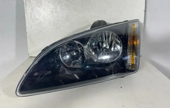 Ford Focus Headlight/headlamp 4M5113W030JB