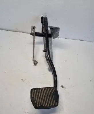 Volvo V70 Brake pedal 