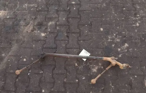 Nissan Navara Steering tie rod 