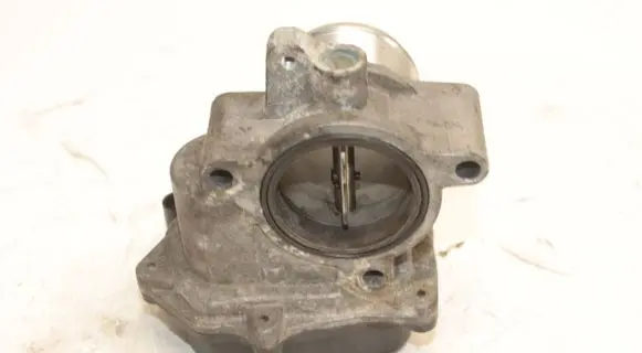 Volkswagen Golf VI Throttle valve 03L128063J