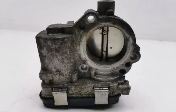 Volkswagen T-Roc Throttle valve 04C133062C