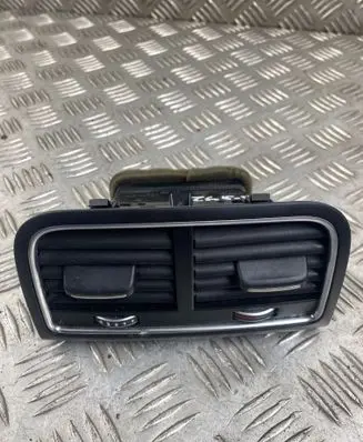 Rear air vent grill