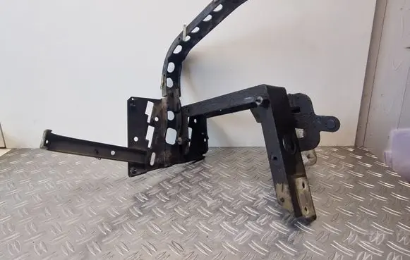 Audi A8 S8 D2 4D Fender mounting bracket 4D0821137AM