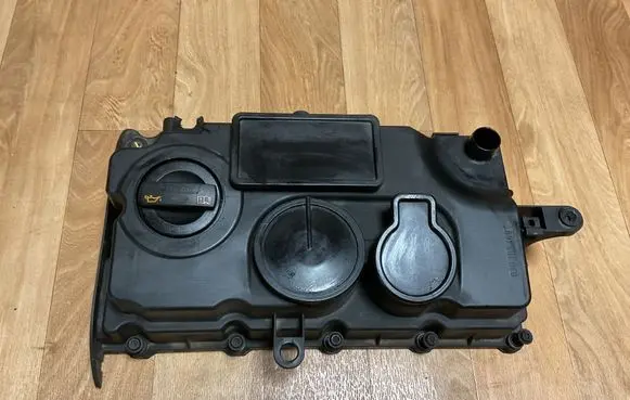 Volkswagen PASSAT B6 Rocker cam cover 03G103475 03G103469
