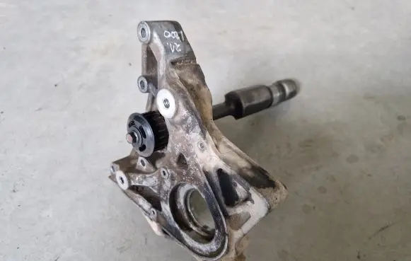 Mitsubishi L200 Fuel pump bracket 