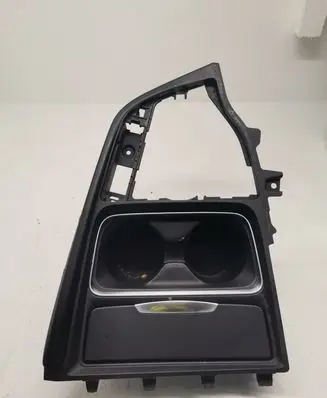 BMW 3 F30 F35 F31 Cup holder 9218926
