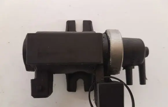 BMW 3 E46 Turbo solenoid valve 72279600 2247906