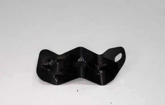 Audi A4 S4 B9 8W Fender mounting bracket 8W0821471