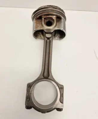 Renault Captur Piston with connecting rod 72L74