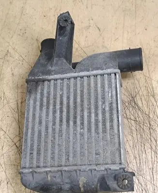 BMW 5 E39 Intercooler radiator 2246031