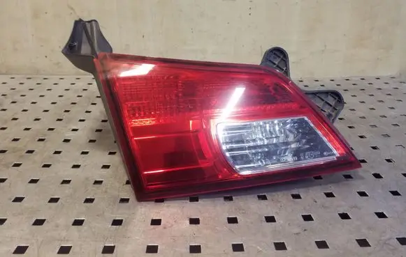 Subaru Outback Tailgate rear/tail lights KOITO13220072 13220072